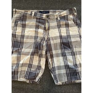 PD&C Men's Blue White Plaid Flat Front Shorts Size 38 Casual Cotton